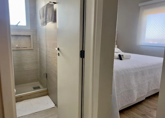 Com Tres Quartos E Ar-condicionado Apartment *